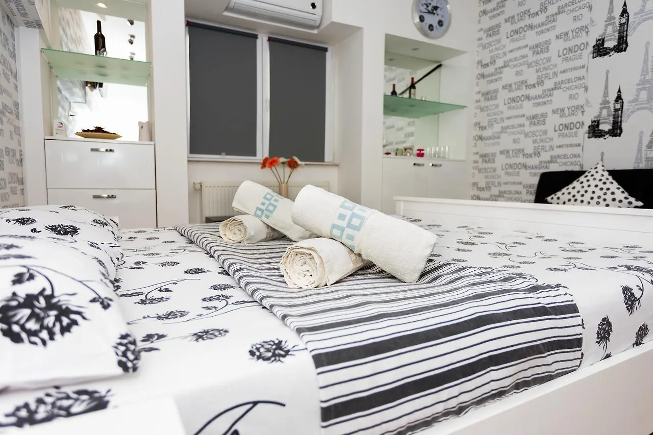Imperial City Center - 1 Bedroom Apartment Bucharest